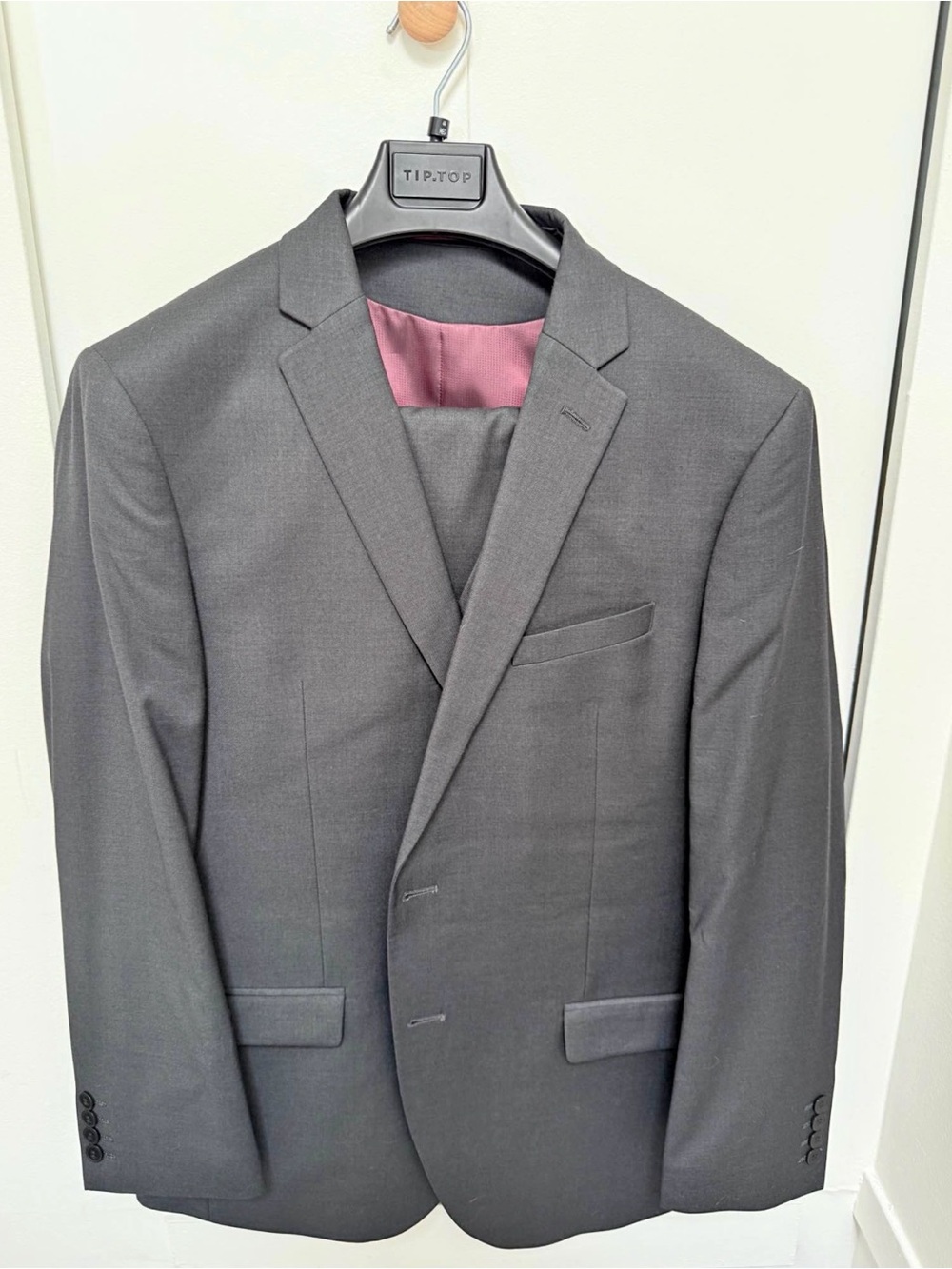 Classic Men's Gray Two-Button Suit Blazer